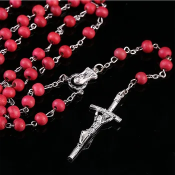 Križ Isusa Krista je klasični miris drvene perle ogrlicu. Mirisne krunice ogrlica drvene perle. 6 mm. 48 komada